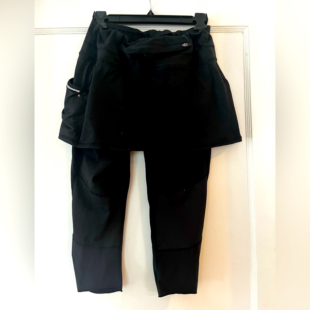 Athleta Two in One Contender-Black skirt with Cropped Leg-size medium